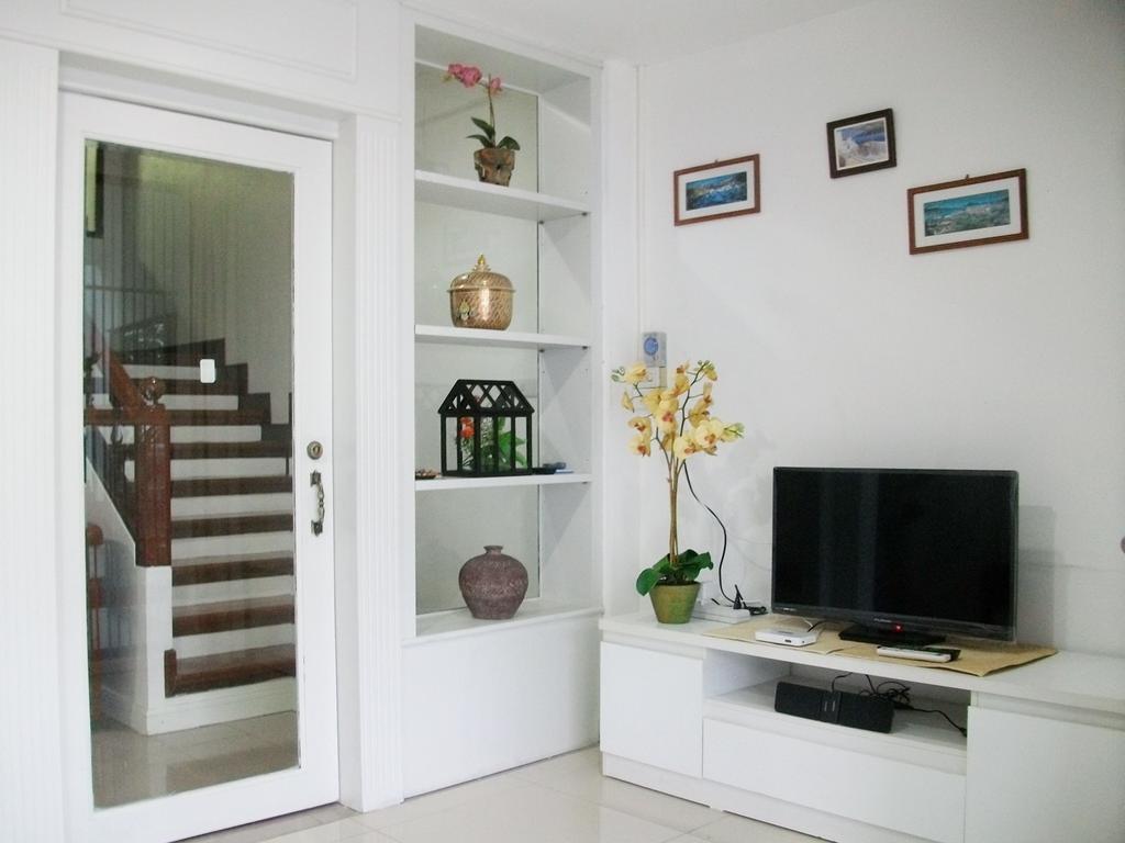 A Joy House - Kaset Nawamin City Bangkok Dış mekan fotoğraf